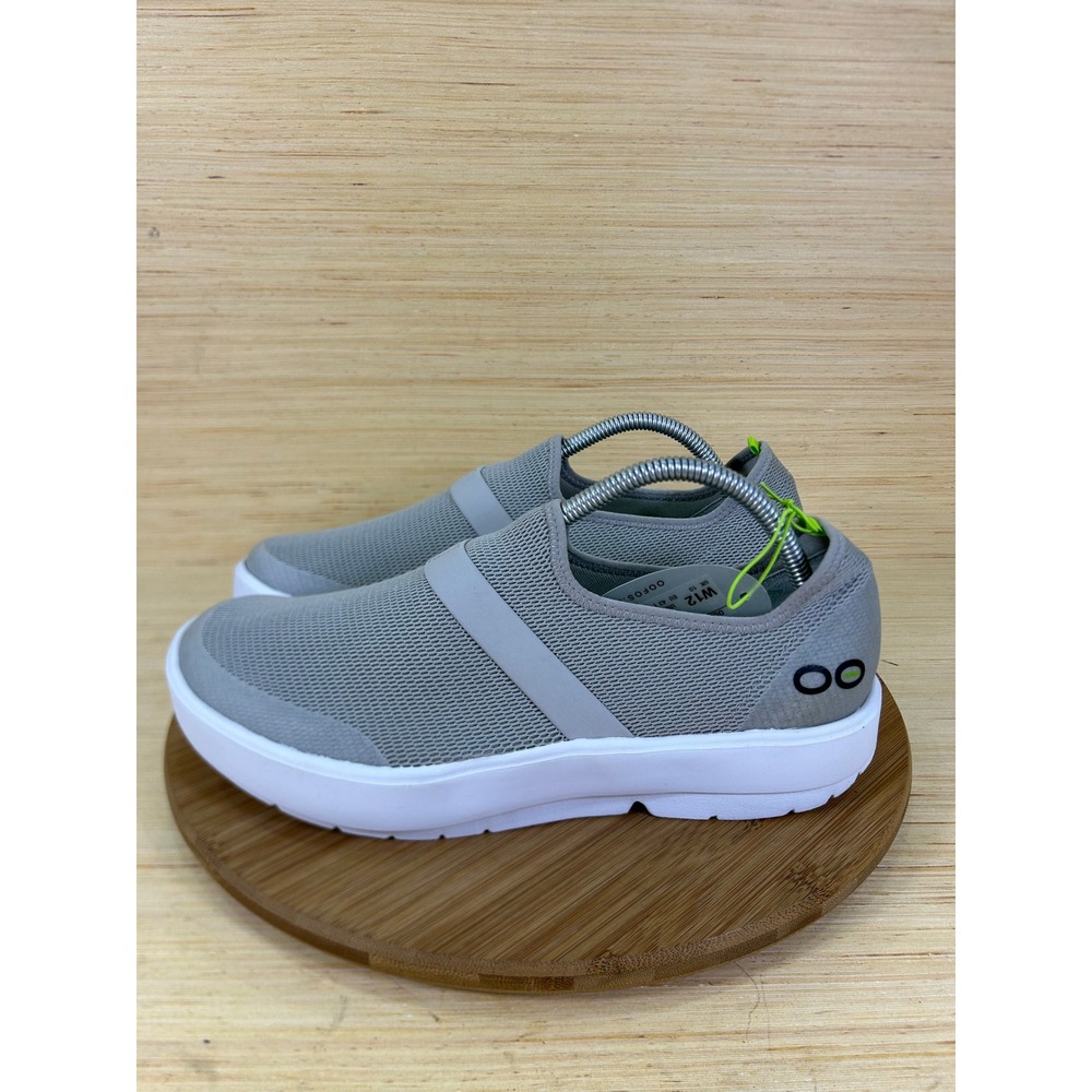 NEW OOFOS OOmg Low White/Grey Recovery Shoes Womens 12